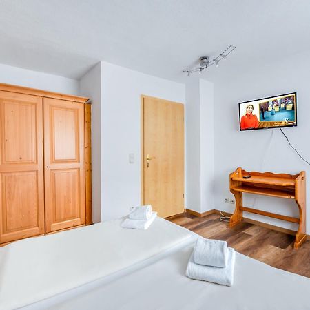 Hotel Garni Nuss Грайнау Экстерьер фото